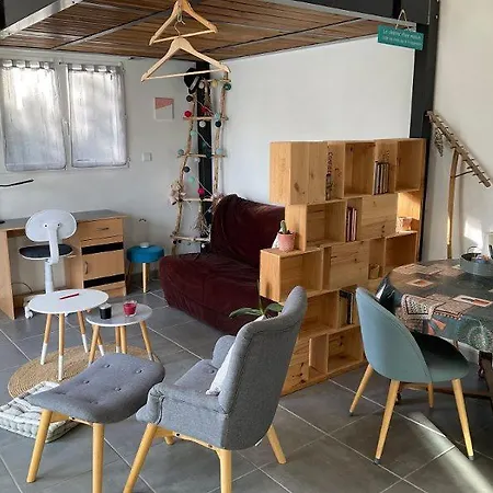 De Laubaney Apartman Beaupuy